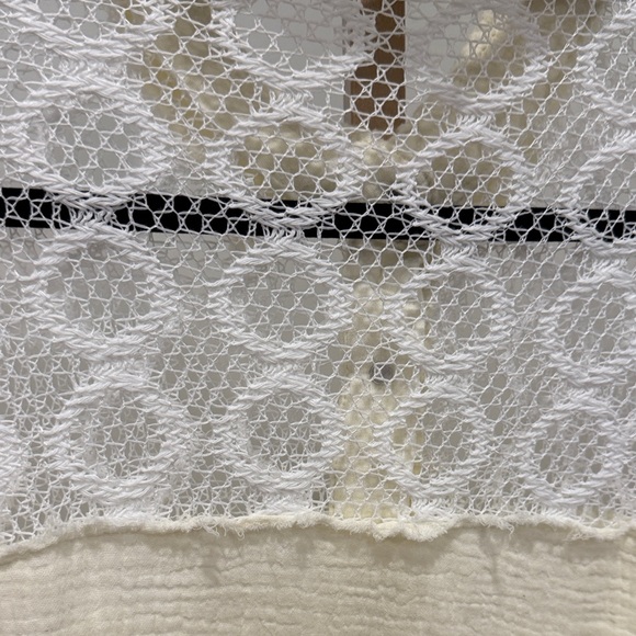 POL Women's Cream and White Lace Button-Down Shirt. Size S Oversized. - Picture 6 of 7